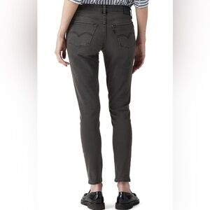 Levi’s Skinny 711 30” Inseam Mid Rise Dark Grey Wash Womens Size 28 Flawless